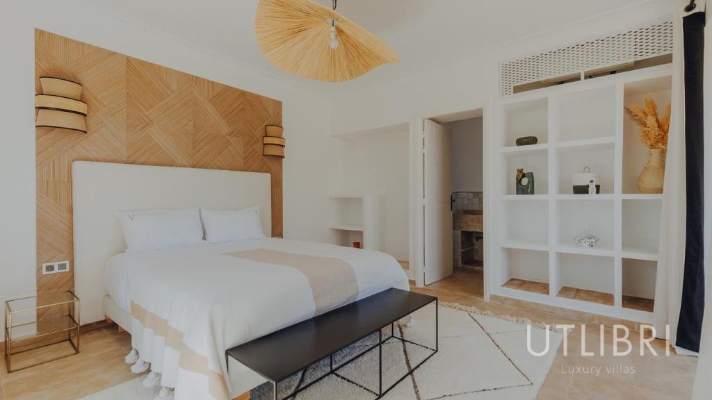 Extraordinary villa, Near Amelkis Golf 