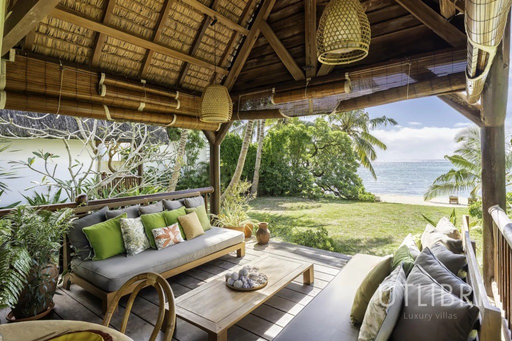 Villa d'exception, Roches noires