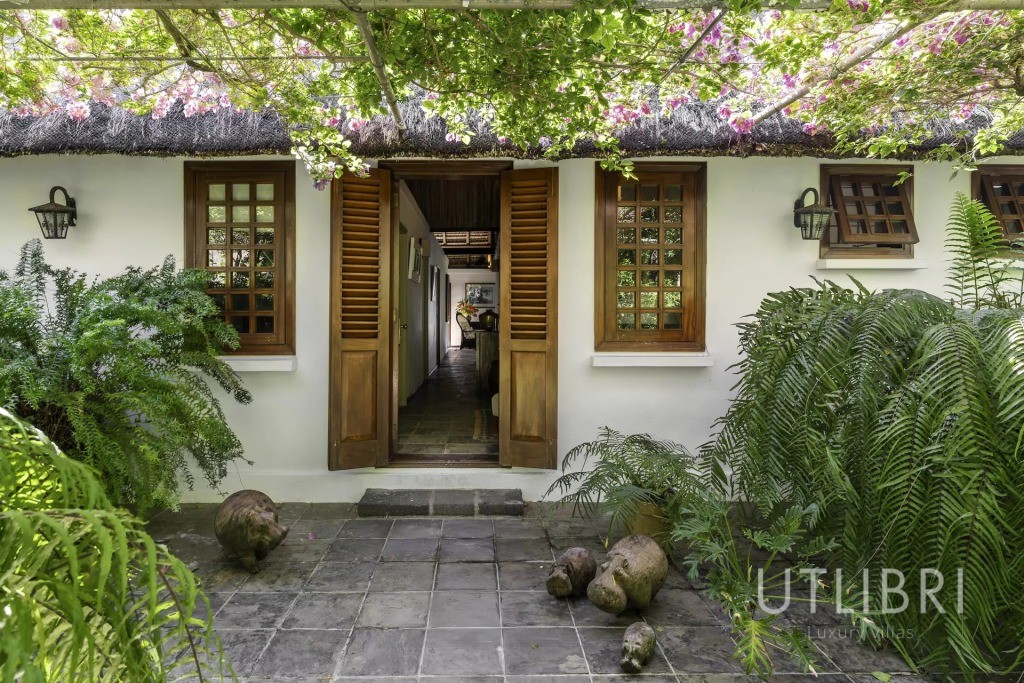 Villa d'exception, Roches noires