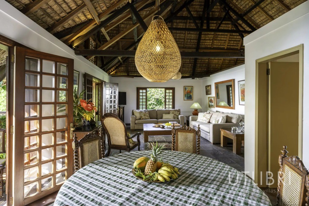 Villa d'exception, Roches noires