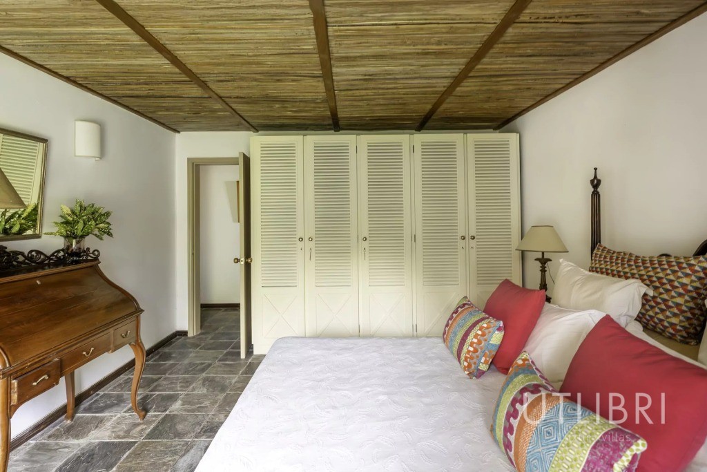 Villa d'exception, Roches noires