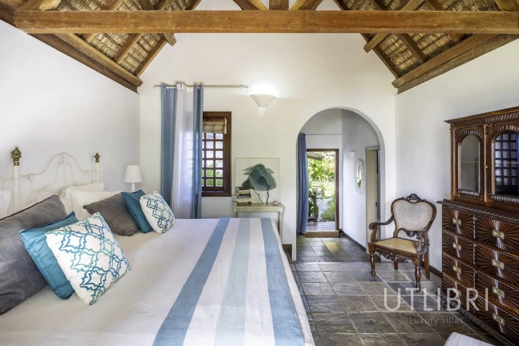 Villa d'exception, Roches noires
