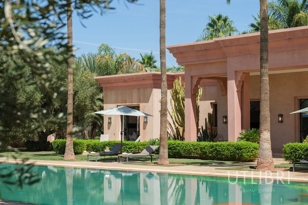 Extraordinary villa, Road to Fes