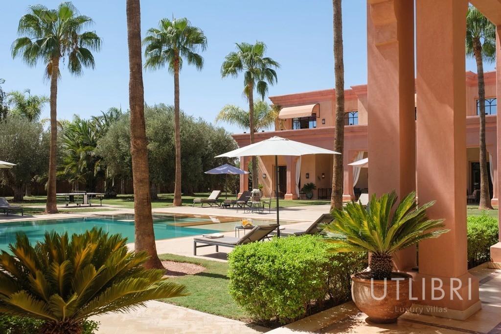 Extraordinary villa, Road to Fes