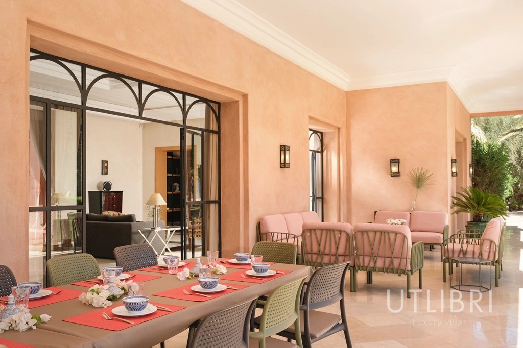 Extraordinary villa, Road to Fes