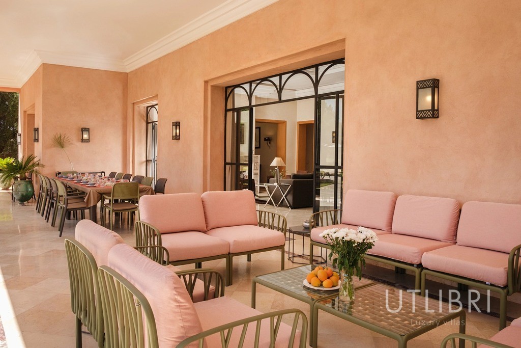 Extraordinary villa, Road to Fes