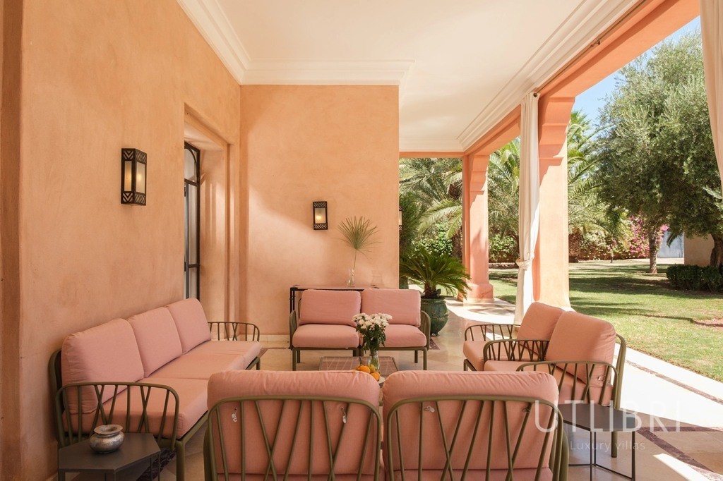 Extraordinary villa, Road to Fes