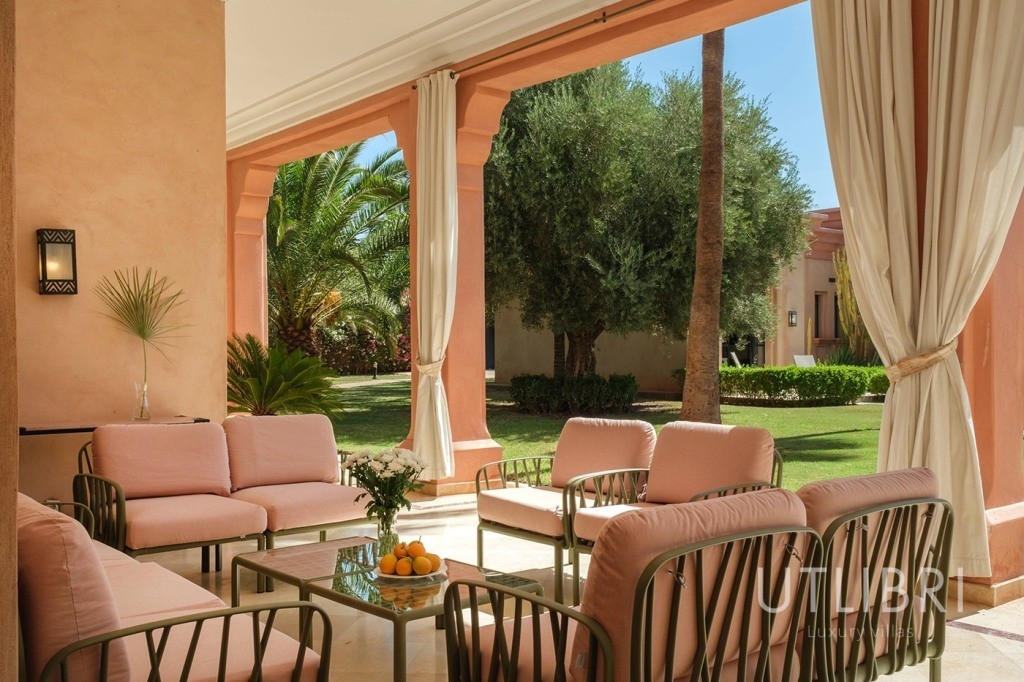 Extraordinary villa, Road to Fes
