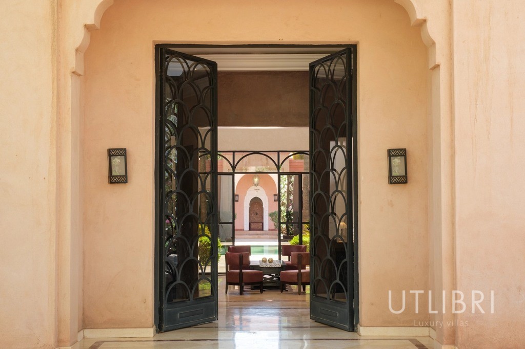 Extraordinary villa, Road to Fes