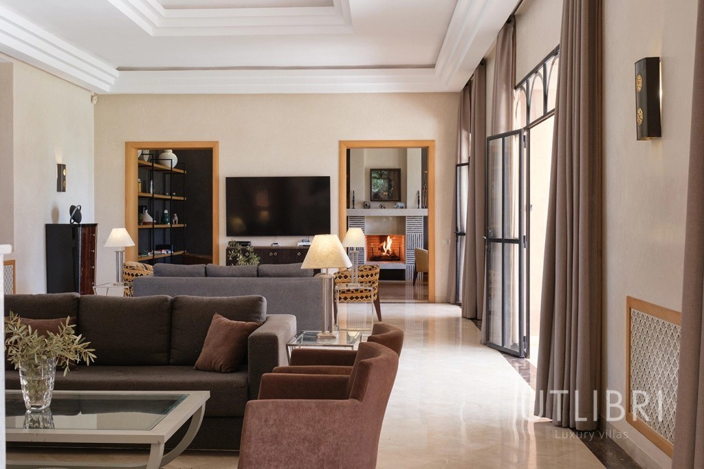 Extraordinary villa, Road to Fes