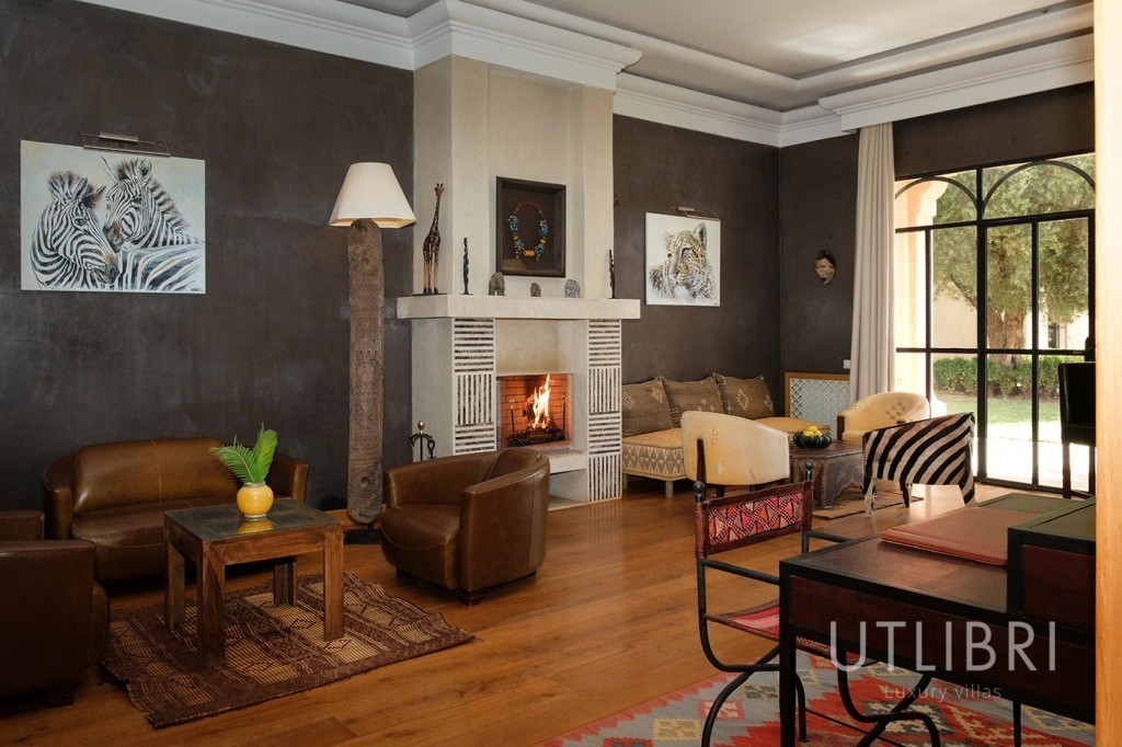 Extraordinary villa, Road to Fes