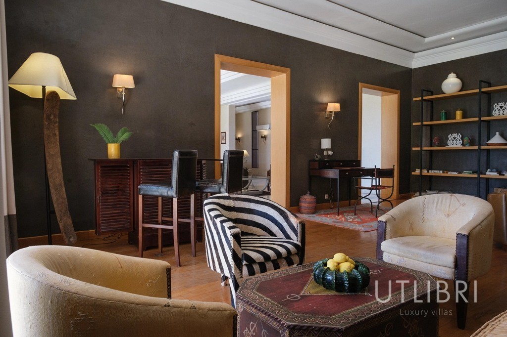 Extraordinary villa, Road to Fes