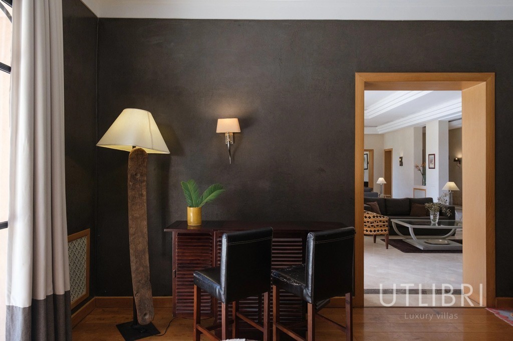 Extraordinary villa, Road to Fes
