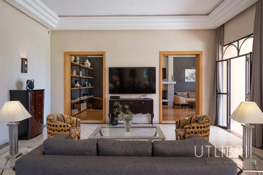 Extraordinary villa, Road to Fes