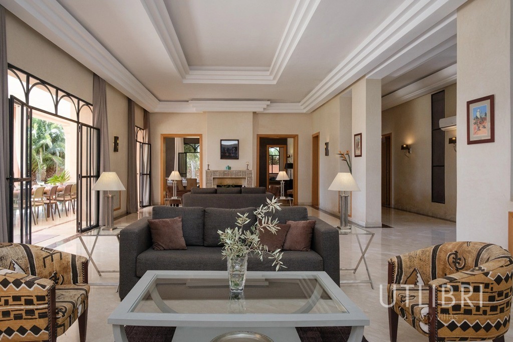 Extraordinary villa, Road to Fes