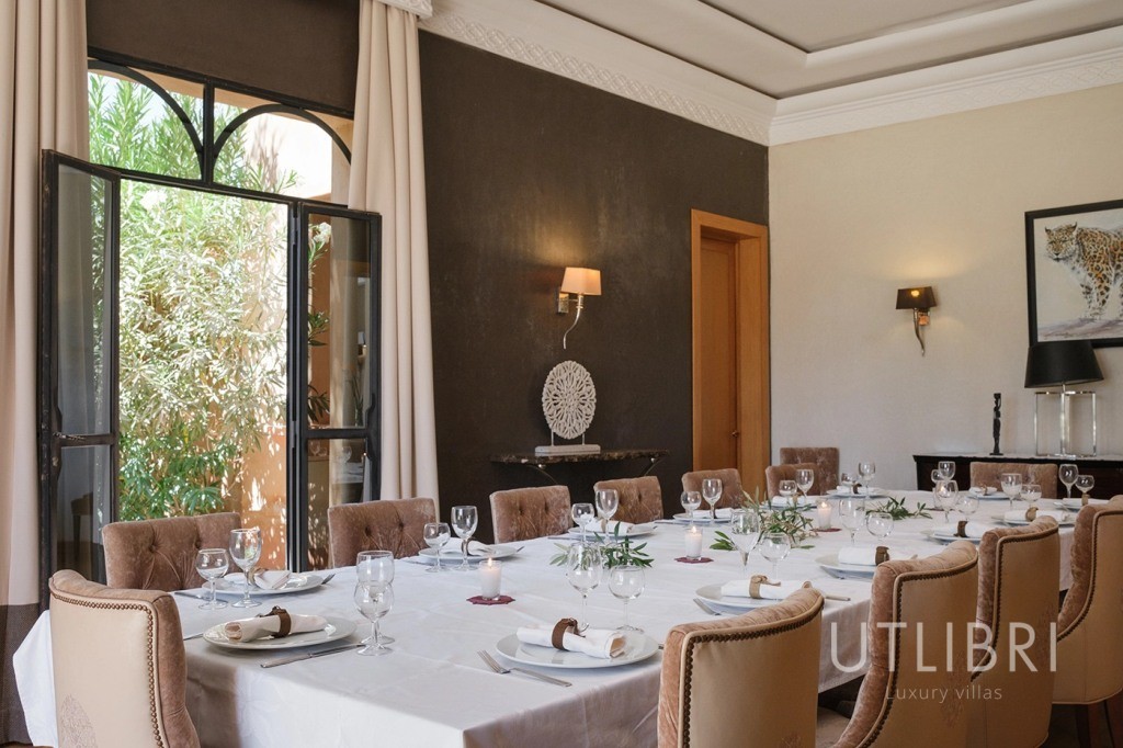 Extraordinary villa, Road to Fes