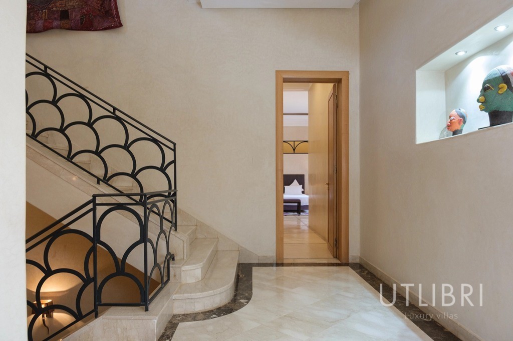 Extraordinary villa, Road to Fes