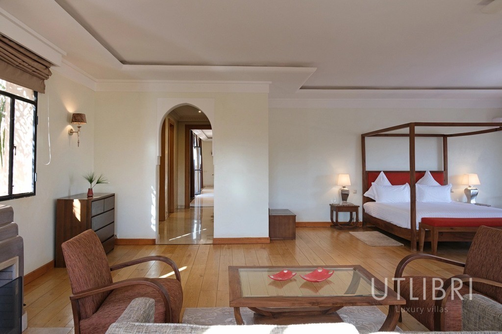 Extraordinary villa, Road to Fes