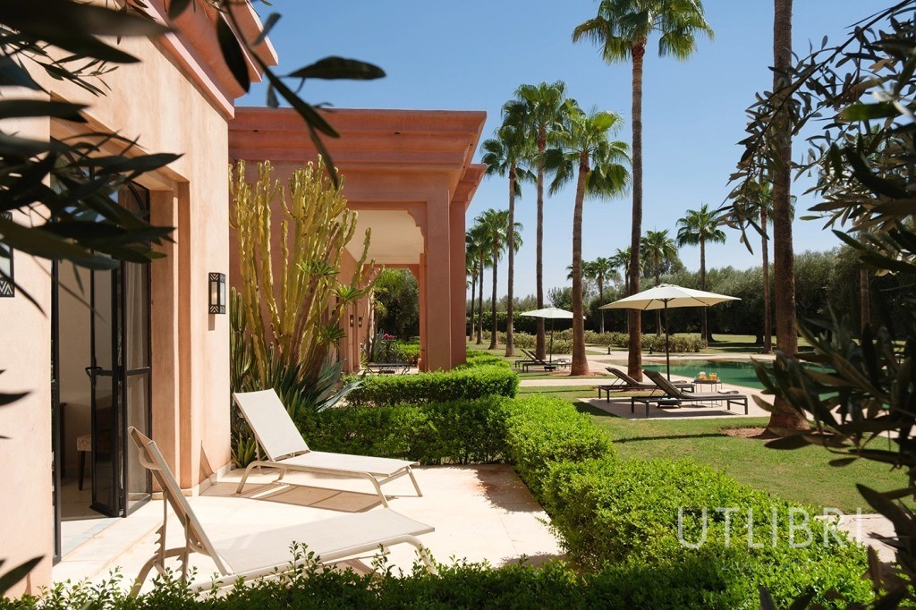 Extraordinary villa, Road to Fes