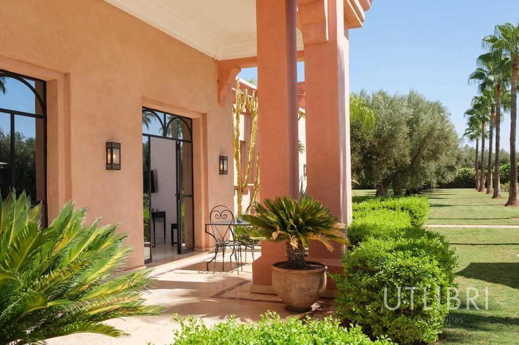 Extraordinary villa, Road to Fes