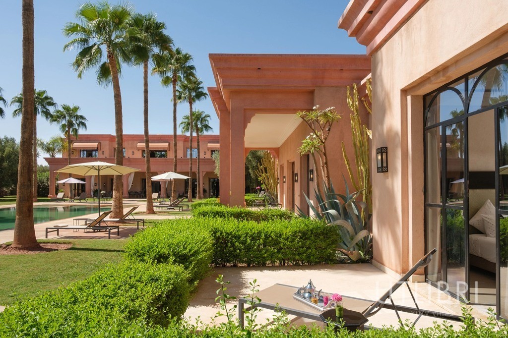 Extraordinary villa, Road to Fes