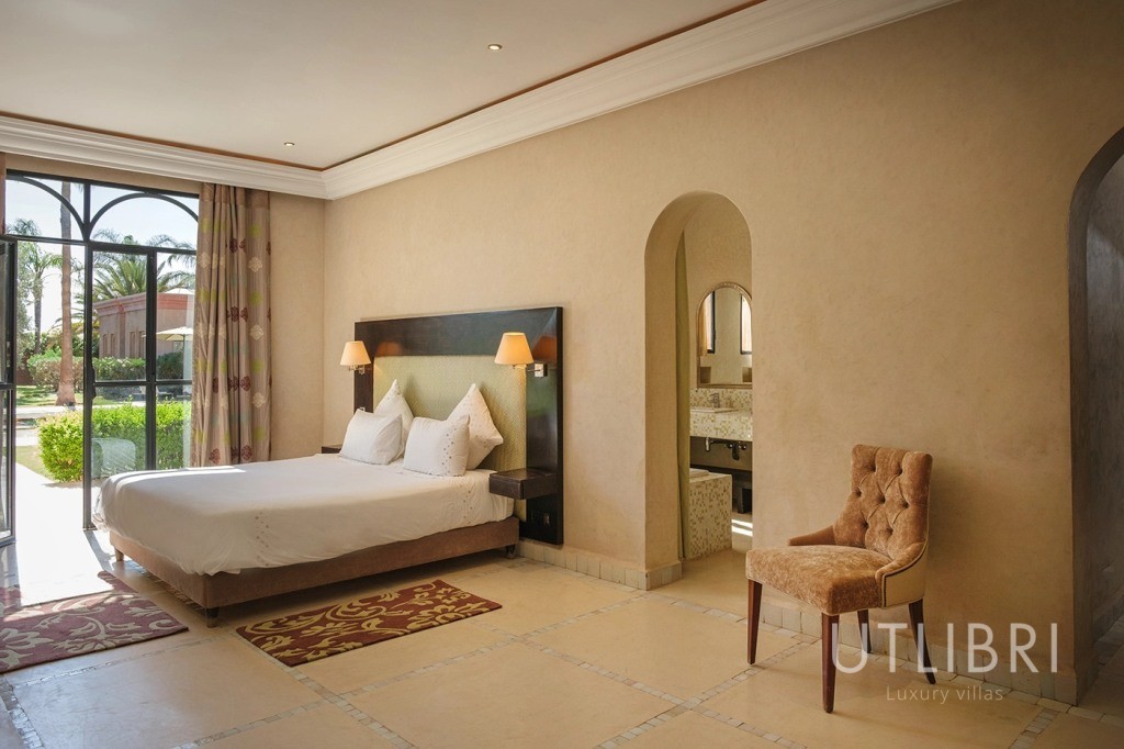 Extraordinary villa, Road to Fes