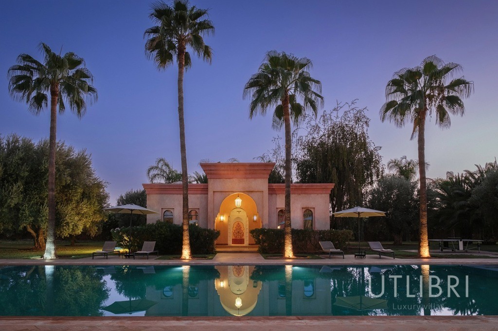 Extraordinary villa, Road to Fes