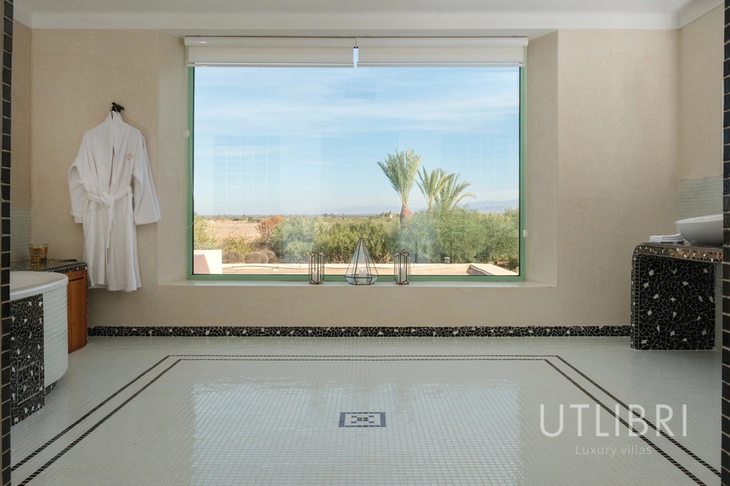 Extraordinary villa, Amelkis Golf