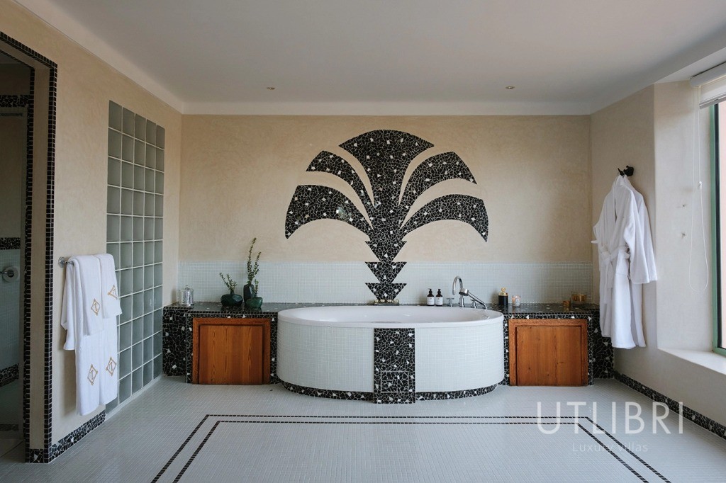 Extraordinary villa, Amelkis Golf