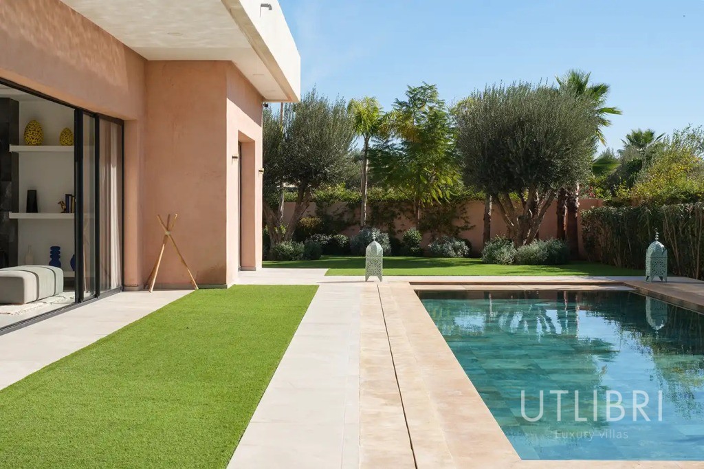 Extraordinary villa, Amelkis Golf