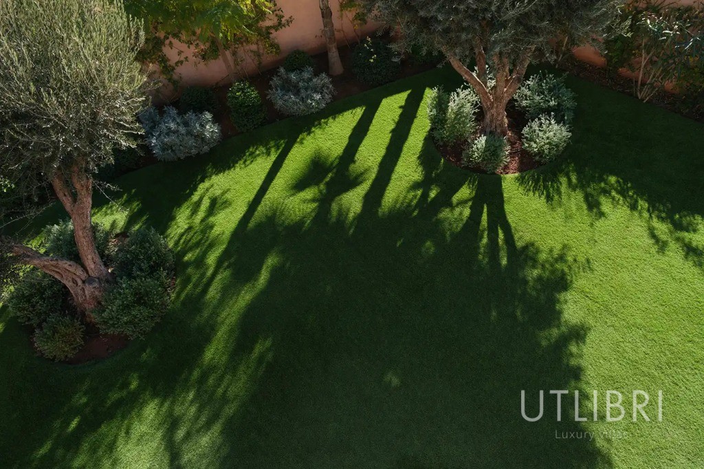 Extraordinary villa, Amelkis Golf