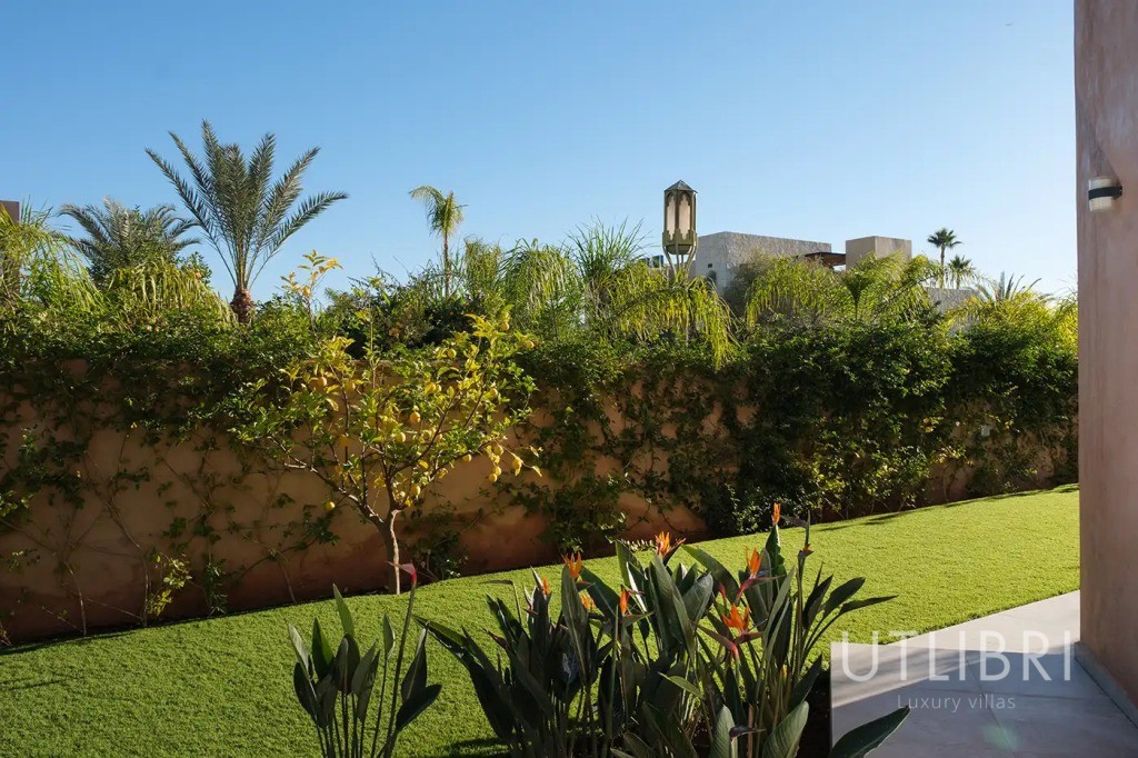 Extraordinary villa, Amelkis Golf