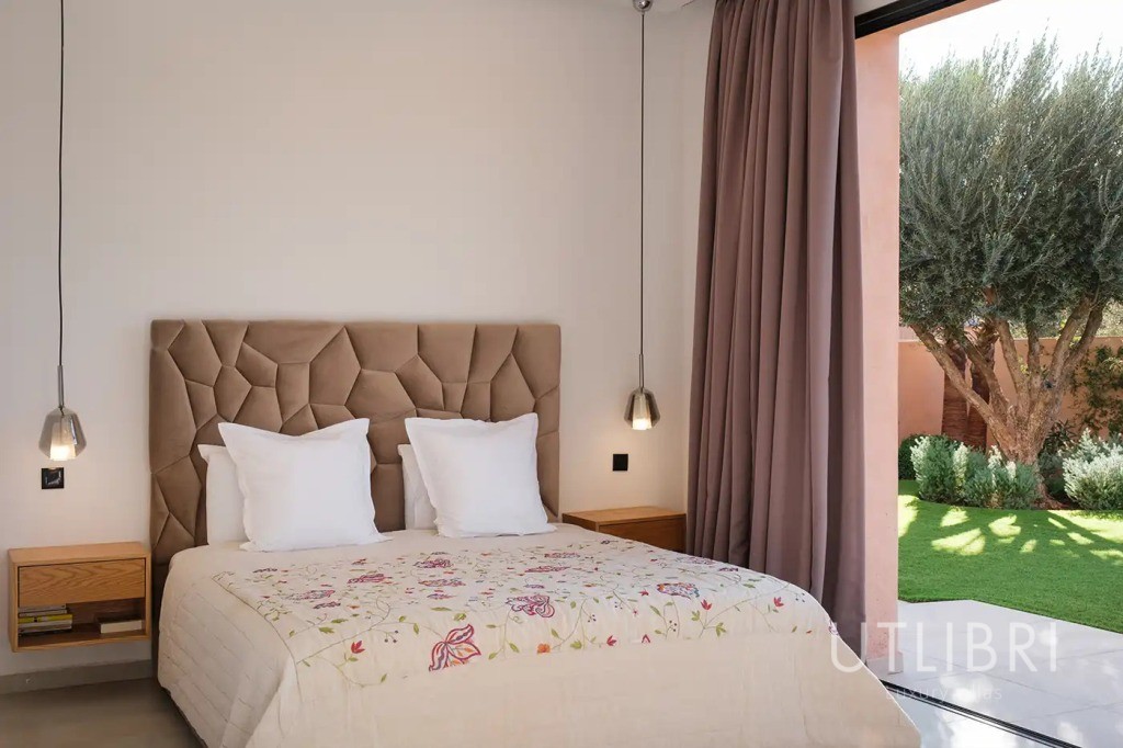 Extraordinary villa, Amelkis Golf
