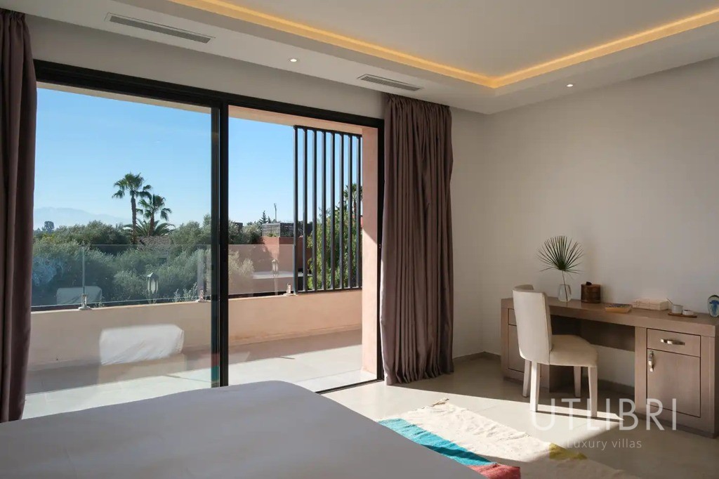 Extraordinary villa, Amelkis Golf
