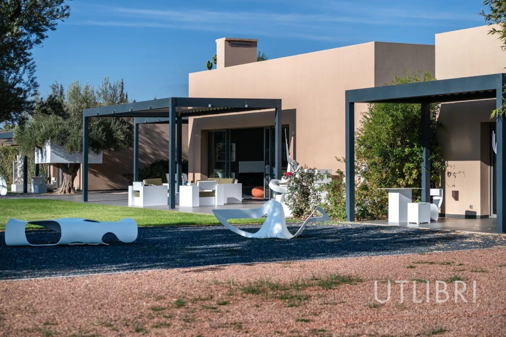 Extraordinary villa, Royal Palm and around