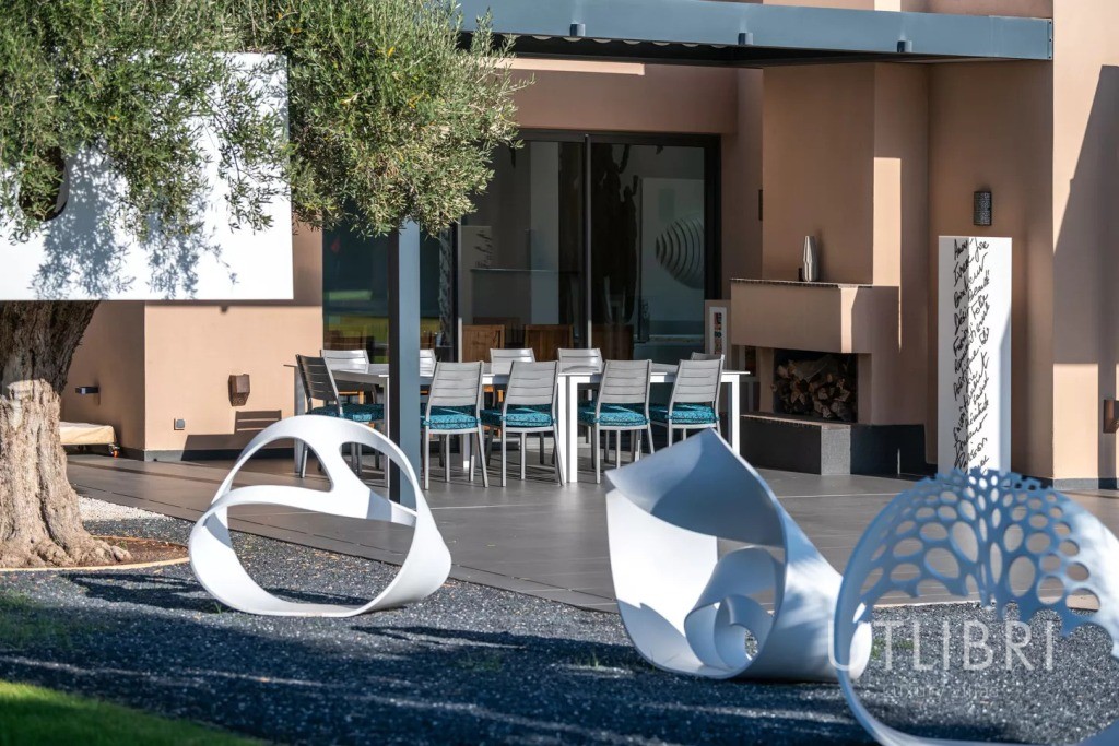 Extraordinary villa, Royal Palm and around