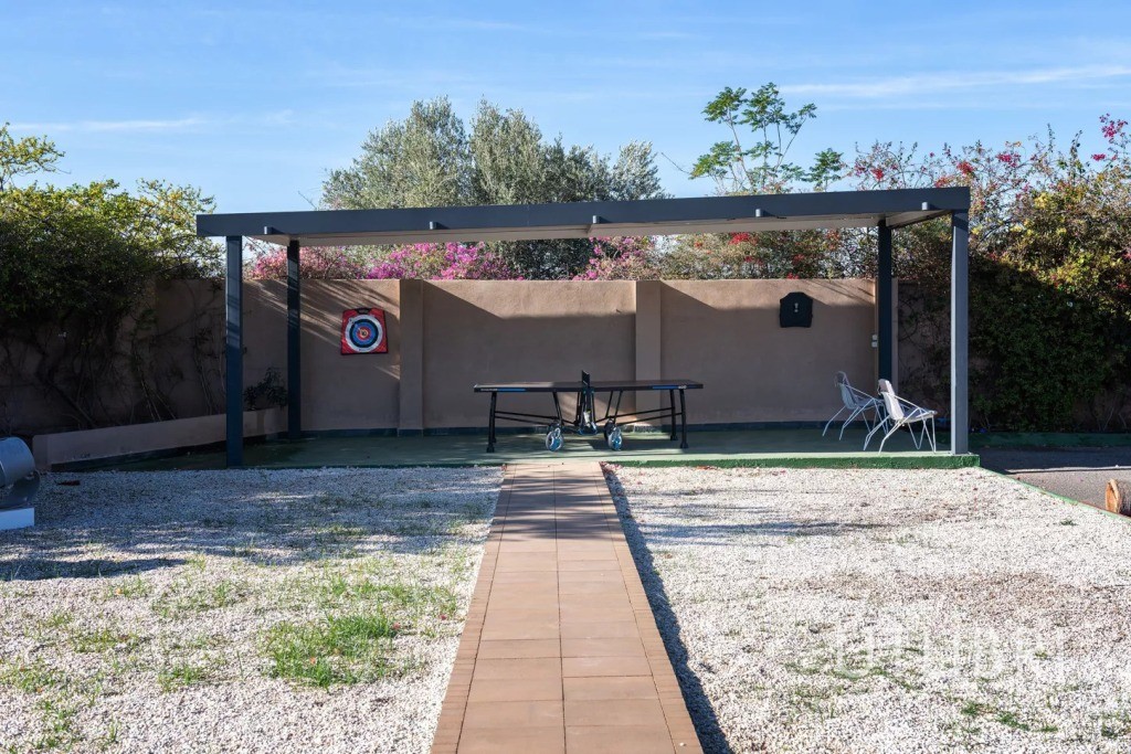Extraordinary villa, Royal Palm and around