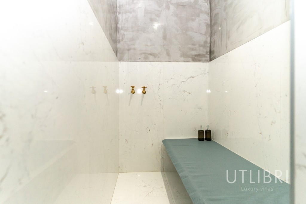 Extraordinary villa, Amelkis Golf