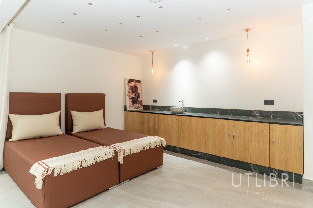 Extraordinary villa, Amelkis Golf