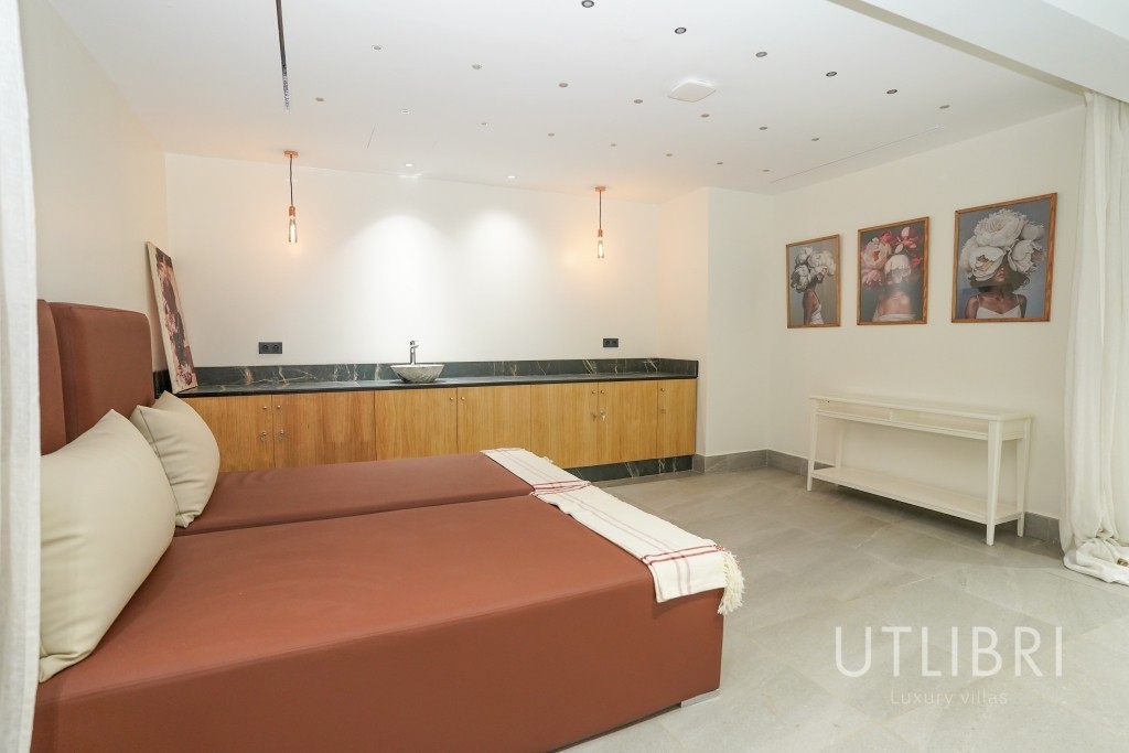 Extraordinary villa, Amelkis Golf