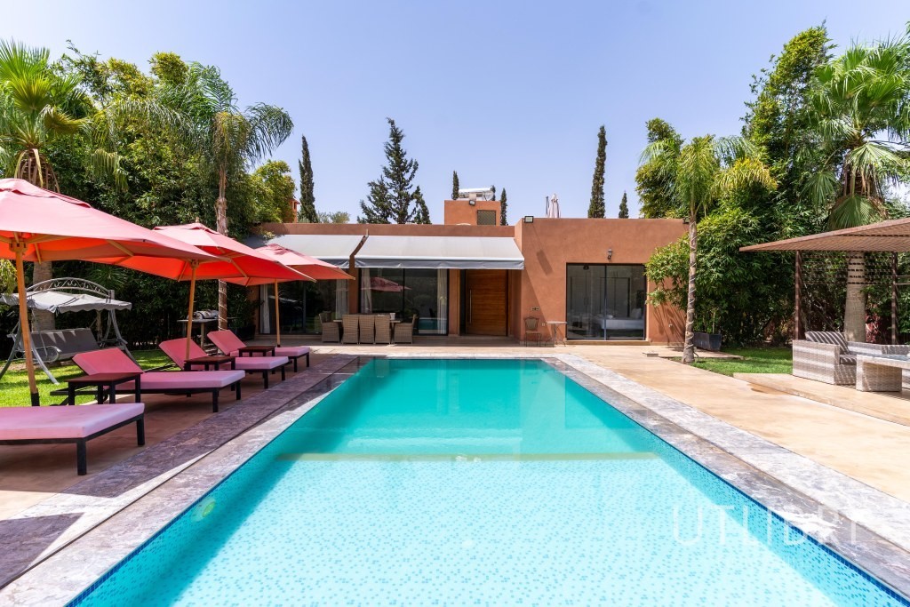 Extraordinary villa, Royal Palm and around