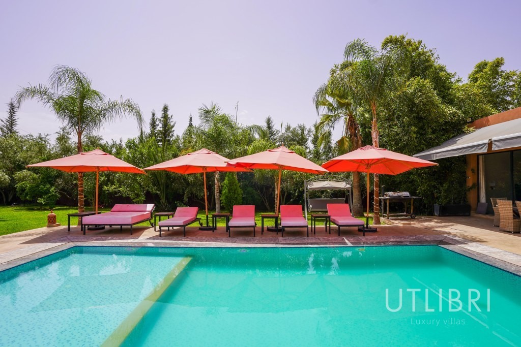 Extraordinary villa, Royal Palm and around