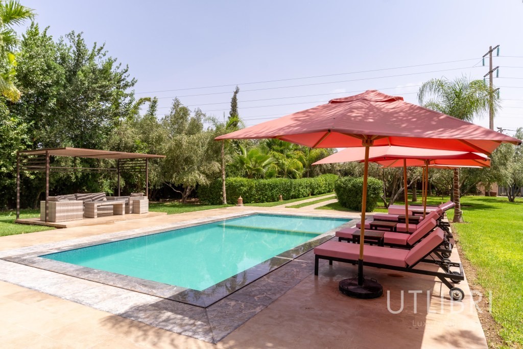 Extraordinary villa, Royal Palm and around