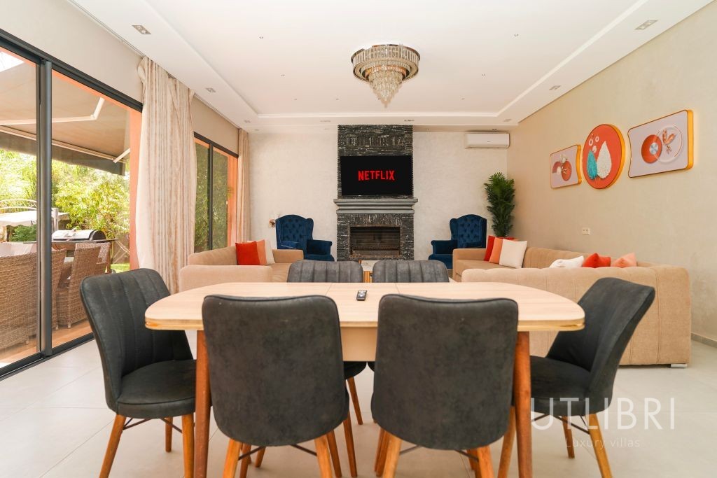 Extraordinary villa, Royal Palm and around