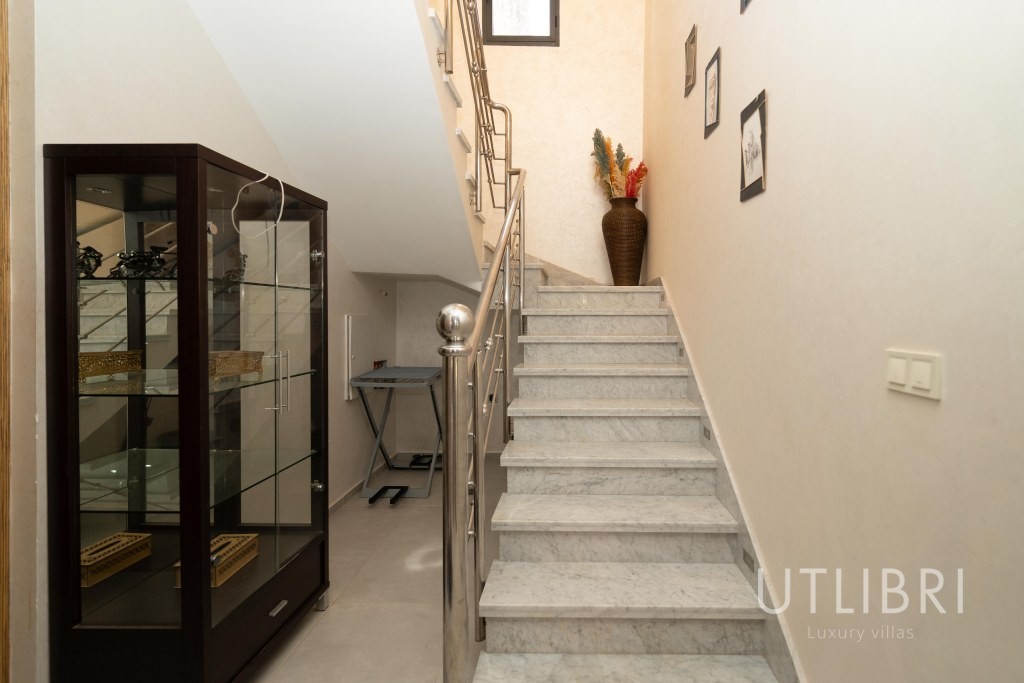 Extraordinary villa, Royal Palm and around