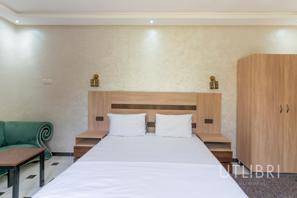 Extraordinary villa, Royal Palm and around
