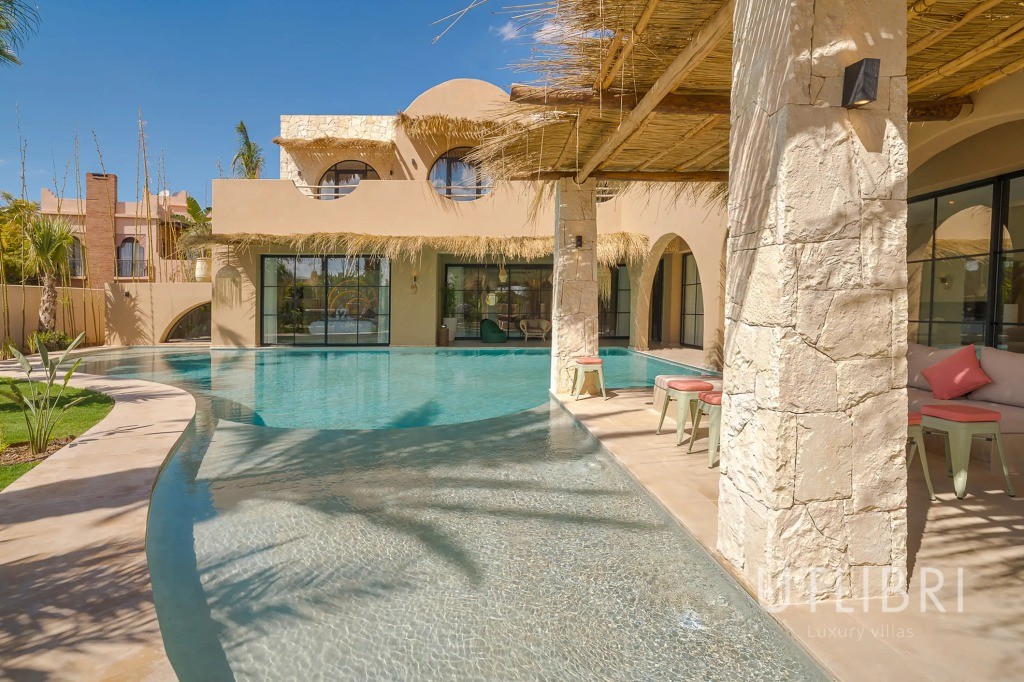 Extraordinary villa, Amelkis Golf