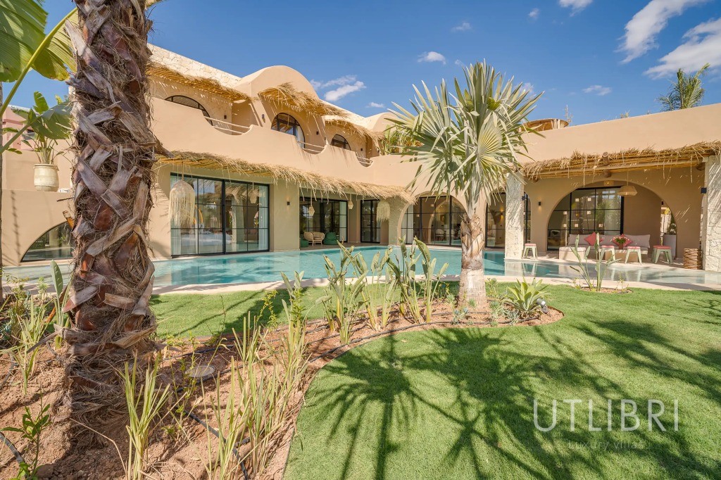 Extraordinary villa, Amelkis Golf