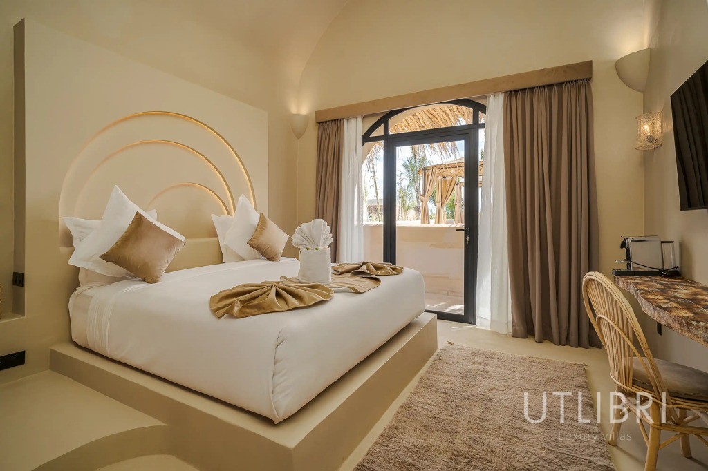 Extraordinary villa, Amelkis Golf