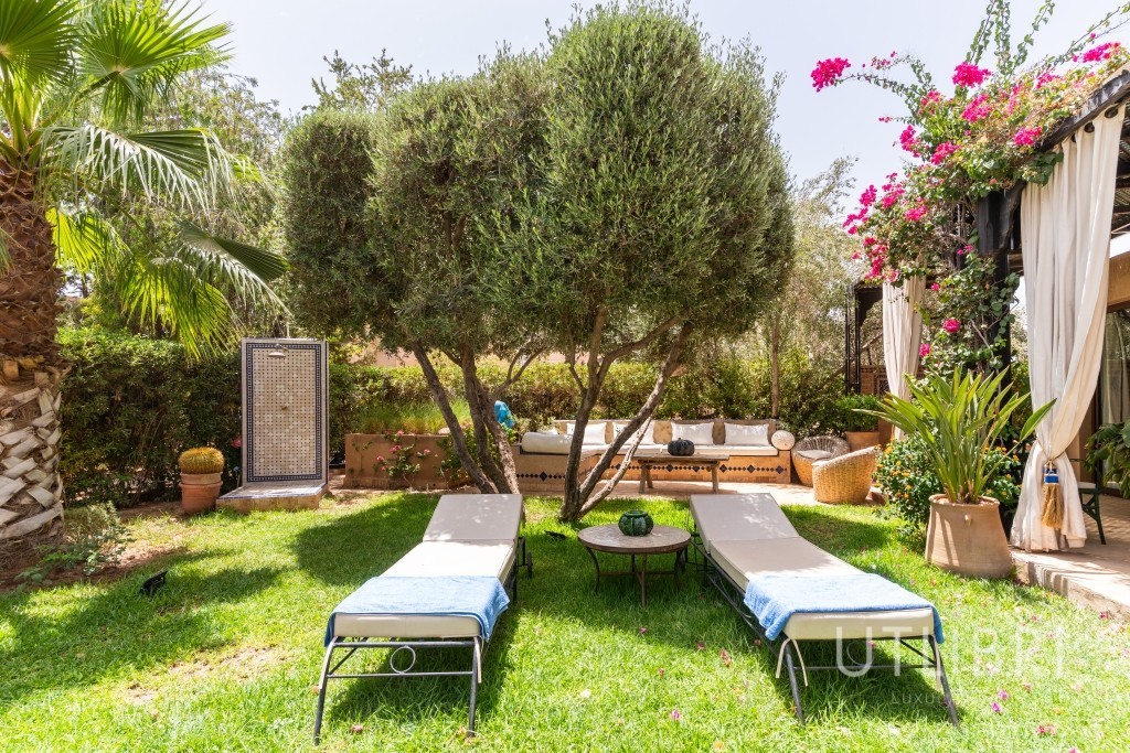 Extraordinary villa, Road to Fes